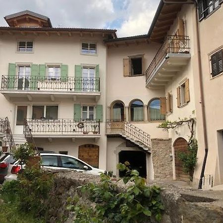Api Tenna Apartments Glicine 1 Екстериор снимка